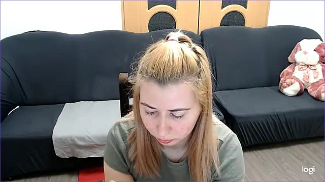 VioletaFlower7 online show from 22, 2, 2025