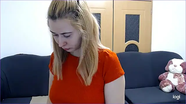 VioletaFlower7 online show from 3, 3, 2025