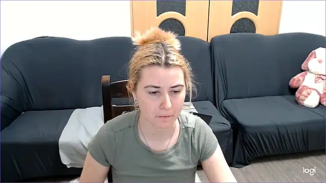 VioletaFlower7 online show from 15, 3, 2025