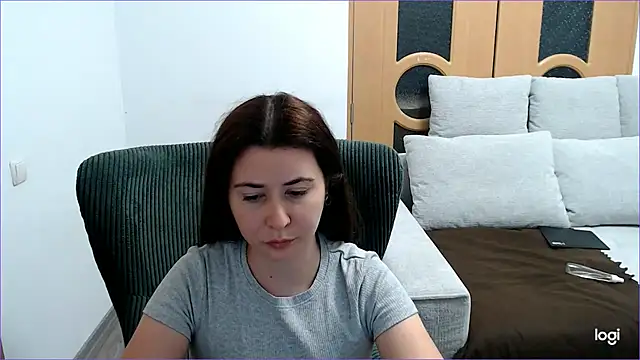 VioletaFlower7 online show from 6, 10, 2025