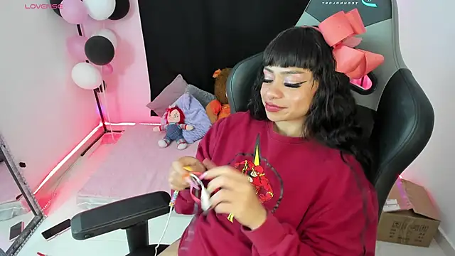 zoesullivan online show from 14, 12, 2024