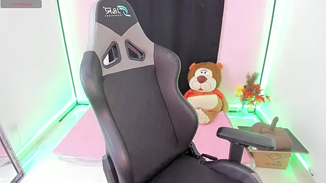 zoesullivan online show from 27, 12, 2024