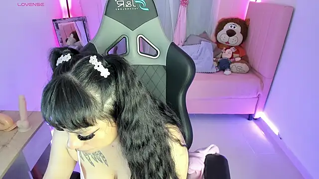 zoesullivan online show from 1, 2, 2025