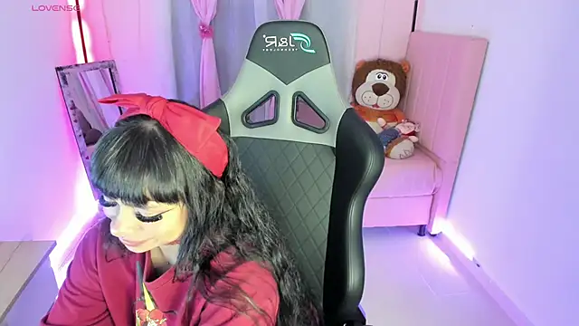 zoesullivan online show from 18, 2, 2025