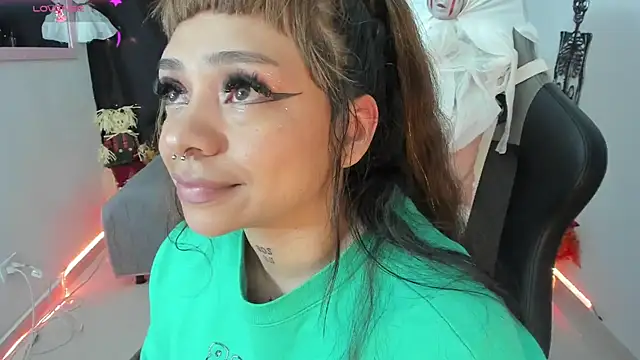 zoesullivan online show from 6, 10, 2025