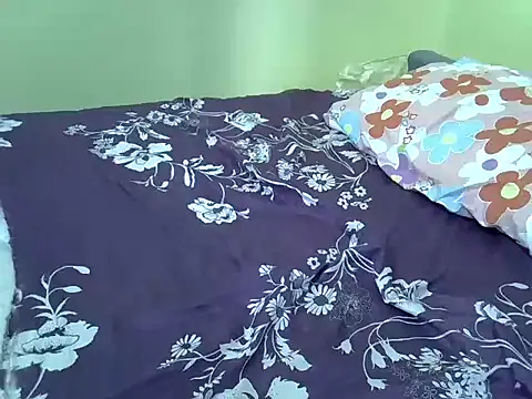 Snapshot of naughtycate_ chatting on 19, 10, 2025 naughtycate online show from 19, 10, 2025