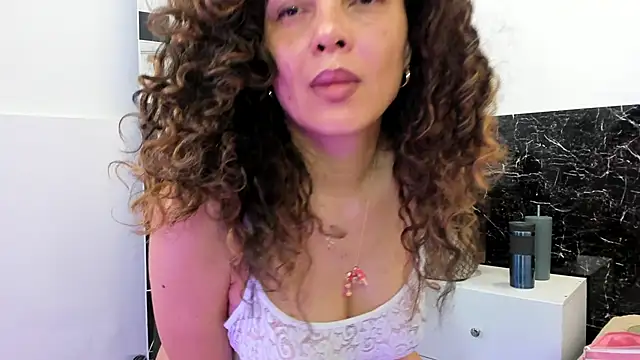 Snapshot of Juliabadlee chatting on 16, 3, 2025 Juliabadlee online show from 16, 3, 2025