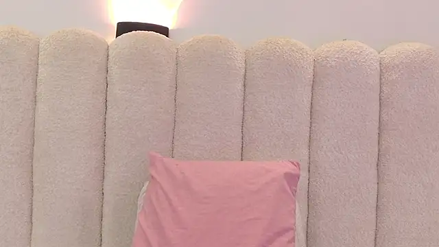 Snapshot of Juliabadlee chatting on 10, 9, 2025 Juliabadlee online show from 10, 9, 2025