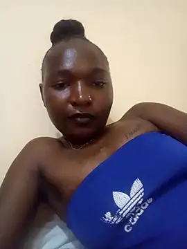 Snapshot of petite_12 chatting on 3, 3, 2025 petite 12 online show from 3, 3, 2025