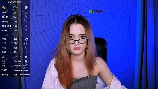 liana kisses online show from 10, 11, 2025