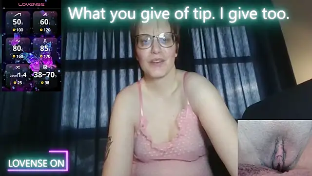 Snapshot of PernillaGirl chatting on 2, 3, 2025 PernillaGirl online show from 2, 3, 2025