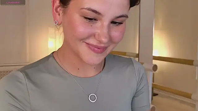 EmiliaDreams online show from 16, 6, 2026