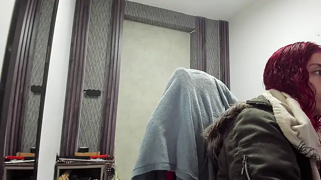 selene red  online show from 11, 4, 2026