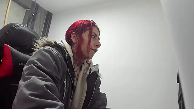 Snapshot of selene_red_ chatting on 4, 6, 2026 selene red online show from 4, 6, 2026