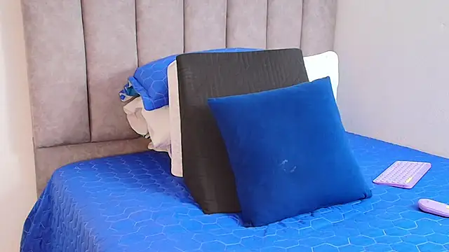 karina lewis  online show from 21, 1, 2025