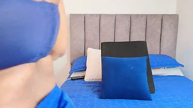 karina lewis  online show from 29, 1, 2025