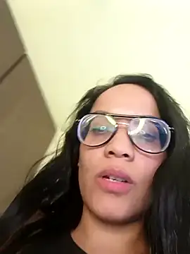 Snapshot of Roussmariehenao chatting on 21, 2, 2025 Roussmariehenao online show from 21, 2, 2025
