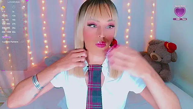 Snapshot of AlanaBekeer chatting on 2, 10, 2025 AlanaBekeer online show from 2, 10, 2025