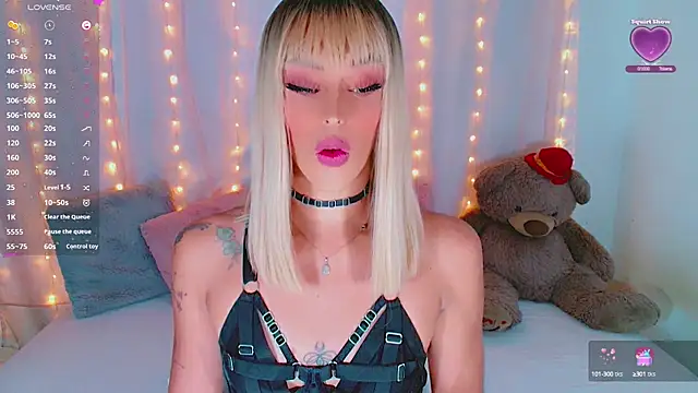 Snapshot of AlanaBekeer chatting on 4, 10, 2025 AlanaBekeer online show from 4, 10, 2025