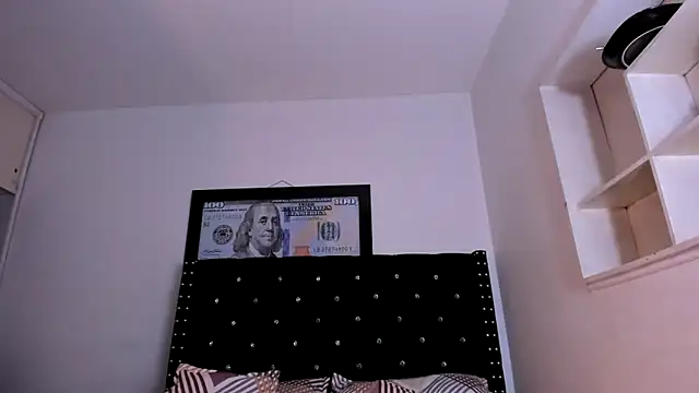 Snapshot of valerie_luxe_ chatting on 21, 4, 2026 valerie luxe online show from 21, 4, 2026