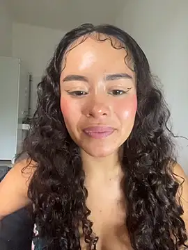 Snapshot of Marie_Rose chatting on 9, 10, 2025 Marie Rose online show from 9, 10, 2025