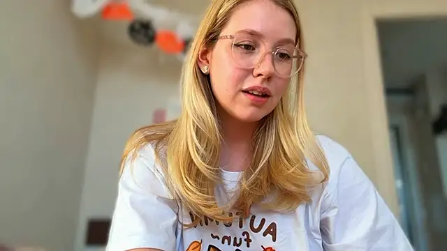 HoneyAudrey online show from 16, 10, 2025