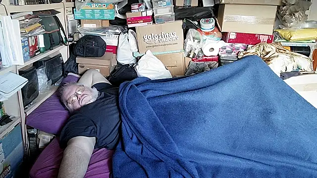 Snapshot of hadeszeuss2 chatting on 2, 12, 2025 hadeszeuss2 online show from 2, 12, 2025