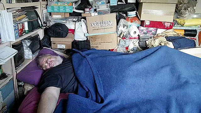 Snapshot of hadeszeuss2 chatting on 5, 12, 2025 hadeszeuss2 online show from 5, 12, 2025