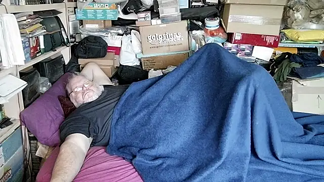 Snapshot of hadeszeuss2 chatting on 14, 12, 2025 hadeszeuss2 online show from 14, 12, 2025