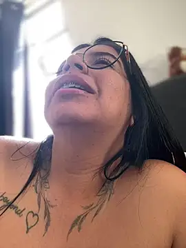 Devilsweet17 online show from 12, 4, 2026