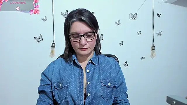 Snapshot of Amie_Adams82_ chatting on 15, 12, 2025 Amie Adams82 online show from 15, 12, 2025