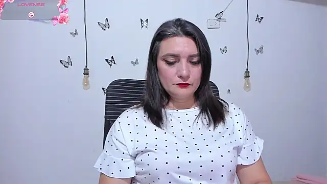 Amie Adams82  online show from 5, 6, 2026