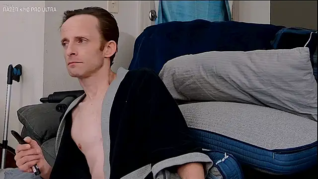 Snapshot of Dilldough405 chatting on 15, 12, 2025 Dilldough405 online show from 15, 12, 2025