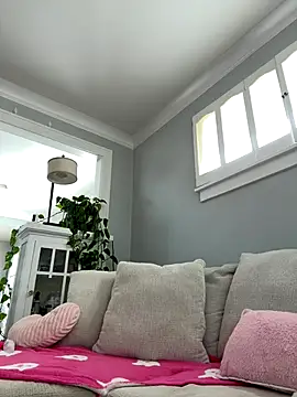 Snapshot of LoveShae_ chatting on 24, 10, 2025 LoveShae online show from 24, 10, 2025