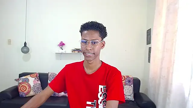 Snapshot of maiki18_ chatting on 15, 1, 2025 maiki18  online show from 15, 1, 2025
