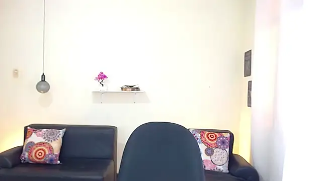 Snapshot of maiki18_ chatting on 18, 2, 2025 maiki18  online show from 18, 2, 2025