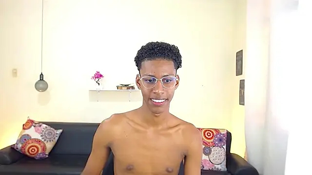 Snapshot of maiki18_ chatting on 21, 2, 2025 maiki18  online show from 21, 2, 2025