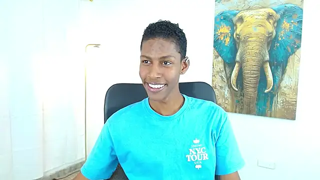 Snapshot of maiki18_ chatting on 3, 10, 2025 maiki18  online show from 3, 10, 2025