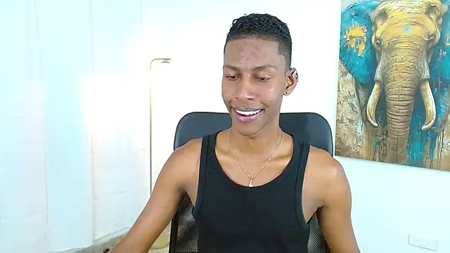 Snapshot of maiki18_ chatting on 7, 10, 2025 maiki18  online show from 7, 10, 2025