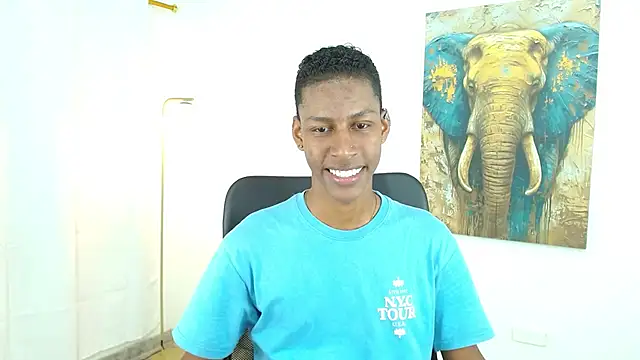 Snapshot of maiki18_ chatting on 15, 10, 2025 maiki18  online show from 15, 10, 2025