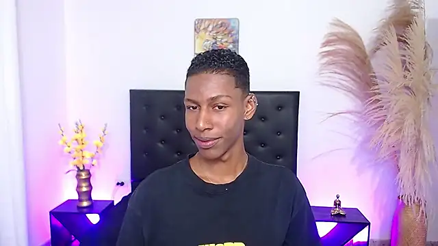 Snapshot of maiki18_ chatting on 1, 11, 2025 maiki18 online show from 1, 11, 2025