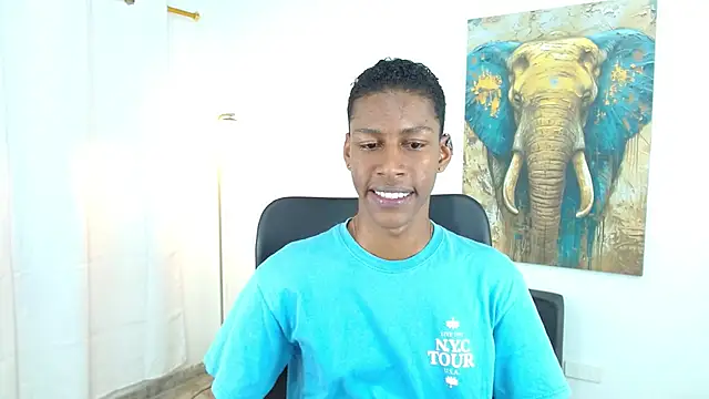 Snapshot of maiki18_ chatting on 10, 11, 2025 maiki18 online show from 10, 11, 2025