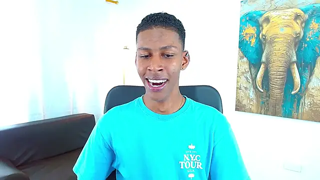 Snapshot of maiki18_ chatting on 26, 11, 2025 maiki18 online show from 26, 11, 2025