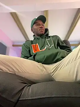 Snapshot of JamesParck chatting on 8, 1, 2025 JamesParck online show from 8, 1, 2025