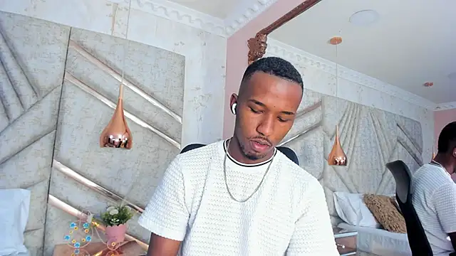 Snapshot of JamesParck chatting on 13, 1, 2025 JamesParck online show from 13, 1, 2025