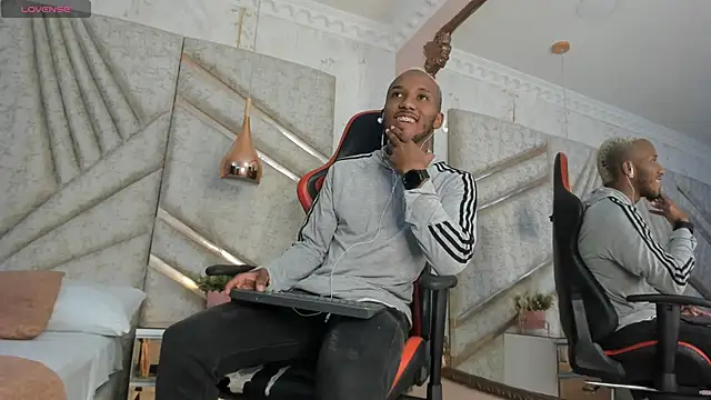 Snapshot of JamesParck chatting on 7, 2, 2025 JamesParck online show from 7, 2, 2025