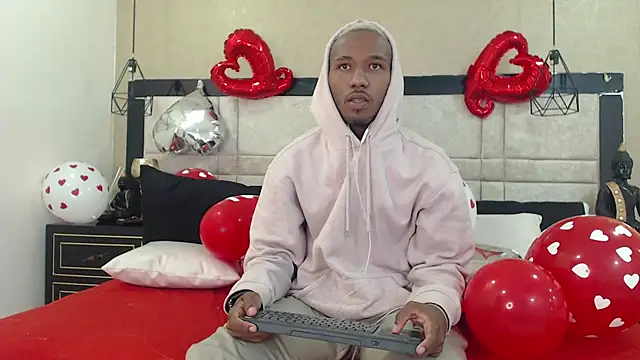 Snapshot of JamesParck chatting on 13, 2, 2025 JamesParck online show from 13, 2, 2025