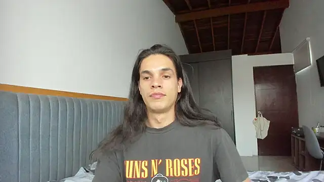 uglycoyote18 online show from 30, 1, 2025