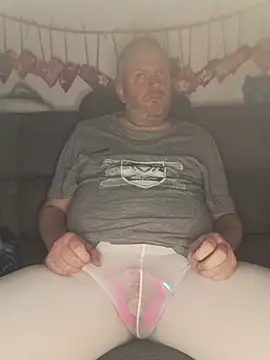 ShyBoy1982 online show from 30, 11, 2025