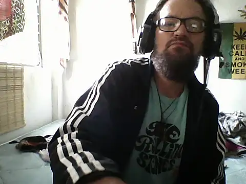 Snapshot of LECHEBALLS chatting on 19, 10, 2025 LECHEBALLS online show from 19, 10, 2025